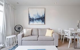 2 Brm Apt - Stunning Harbour Views, Level 24